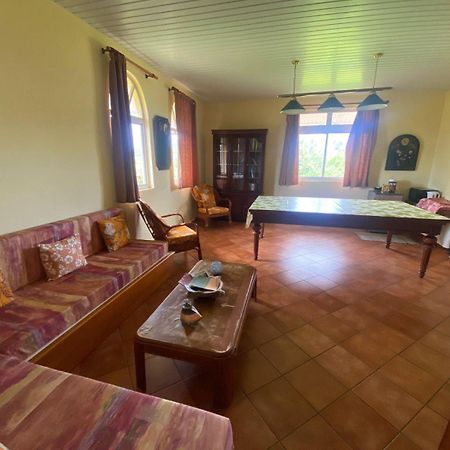 Te Mana Lodge Taravao 外观 照片